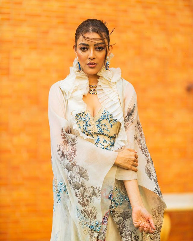 Staggering Looks of Kajal Agarwal In Black